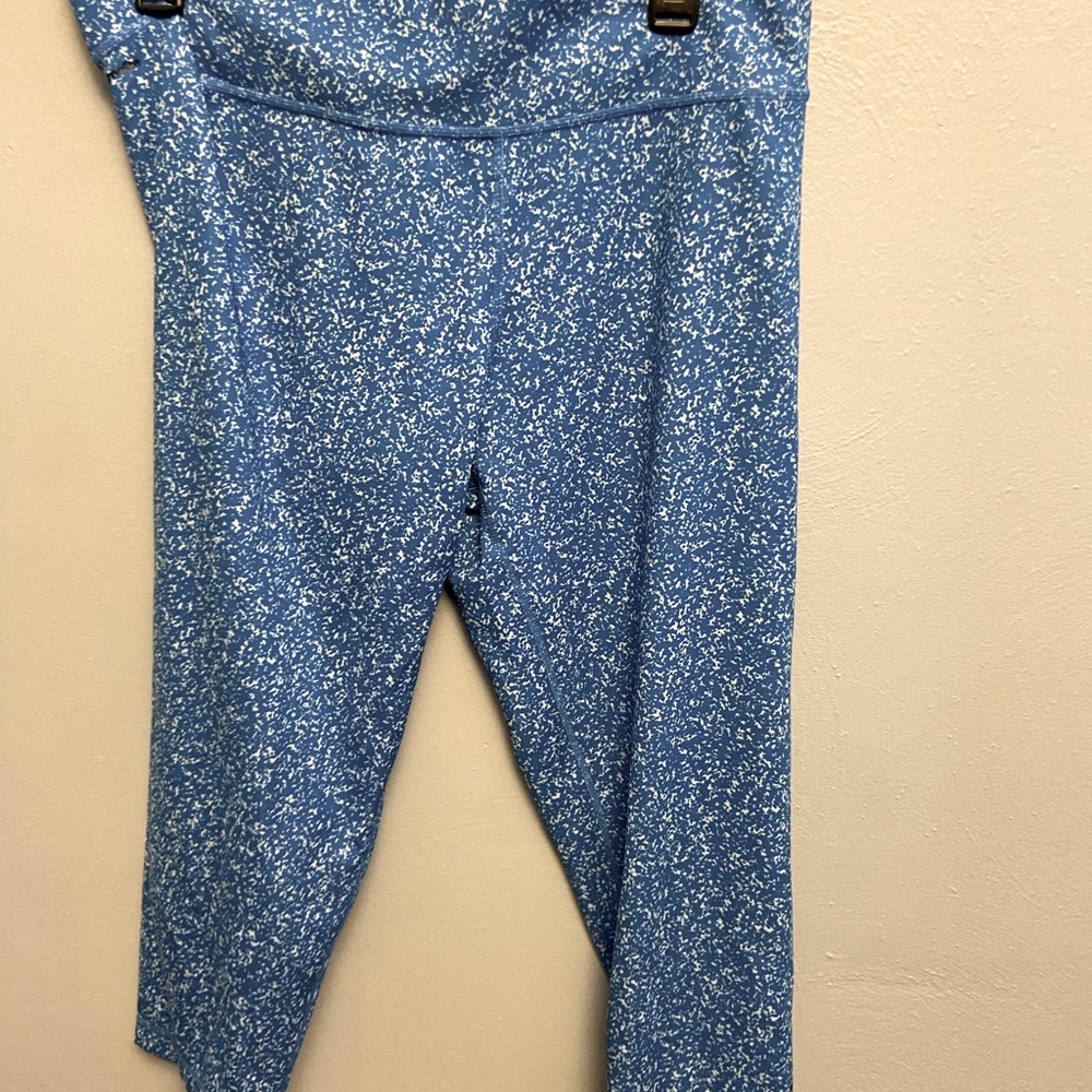 Adidas blue and white speckled activewear size xl